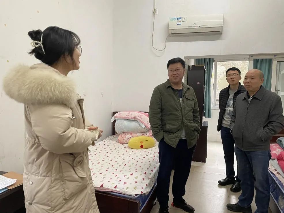 1646214222784042255.png 看望1.png